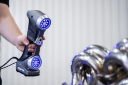 handyscan3d - silver_blue lasers_automotive - 1. - jpg